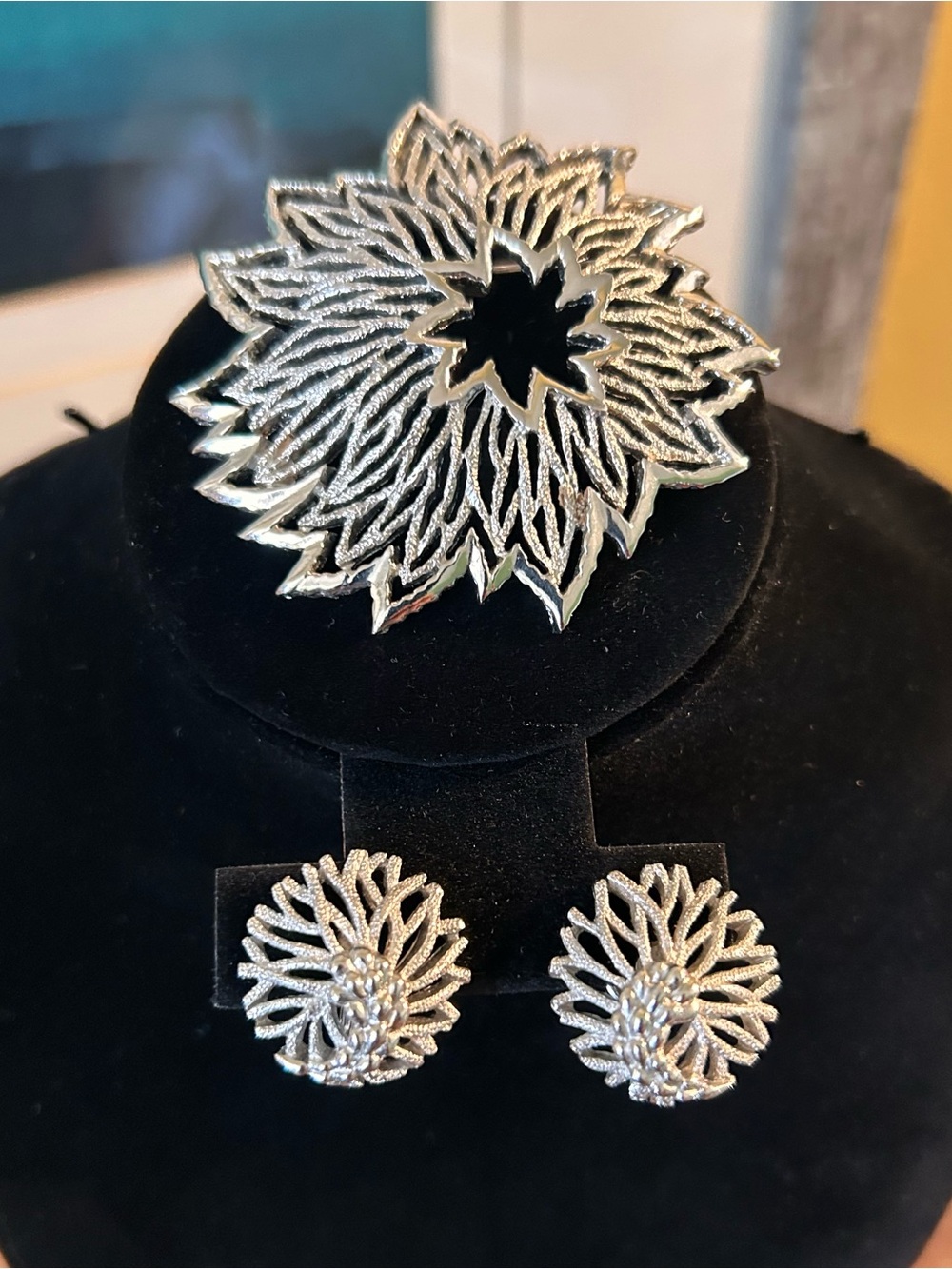 Crown Trifari Silver Floral Burst Brooch with Matching Clip-On Earrings